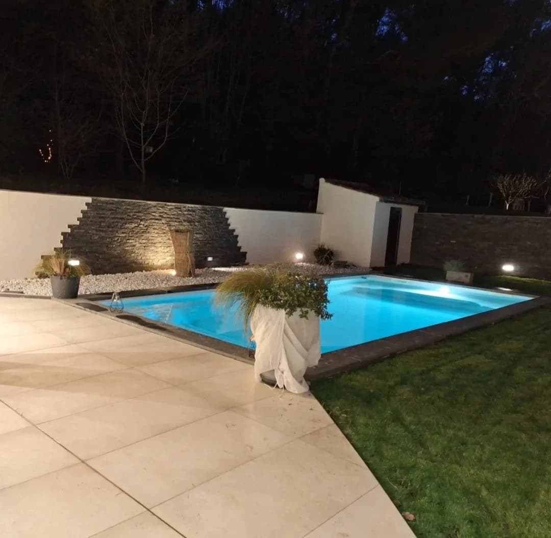 Travaux d’électricité en extérieur : passage de câbles et équipements — COURANTECH, Simiane-Collongue